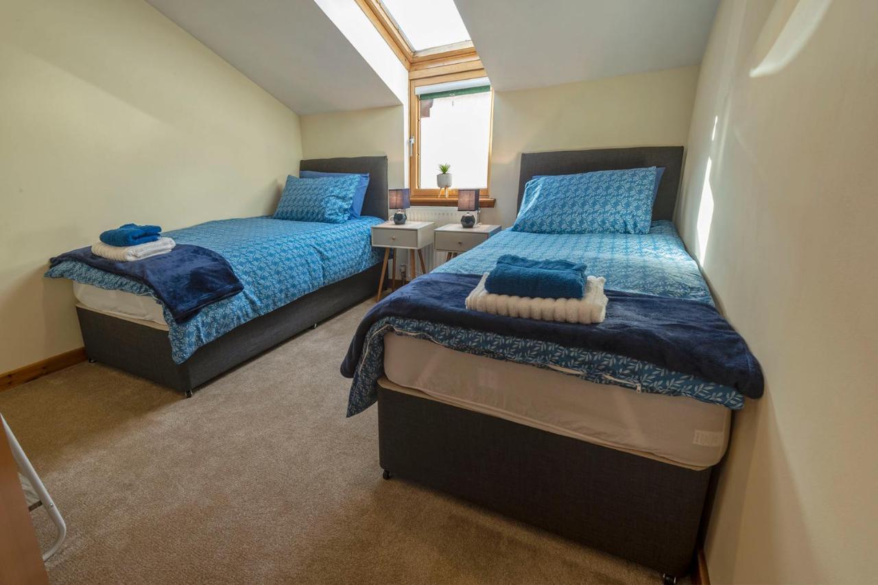 Stylish 2 Bedroom - 2 Miles Inverness City Centre Room photo