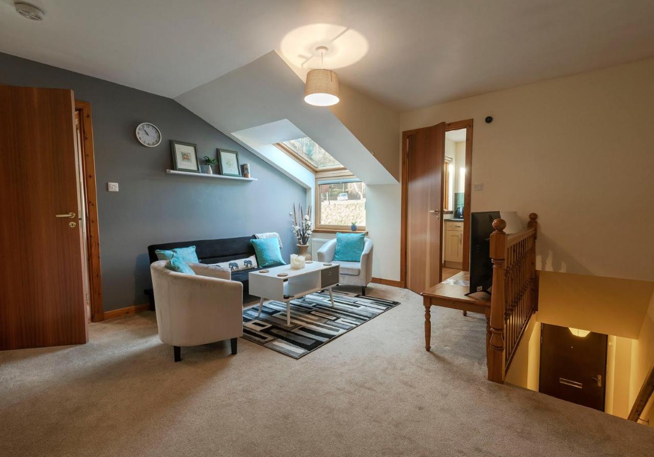 Stylish 2 Bedroom - 2 Miles Inverness City Centre Exterior photo