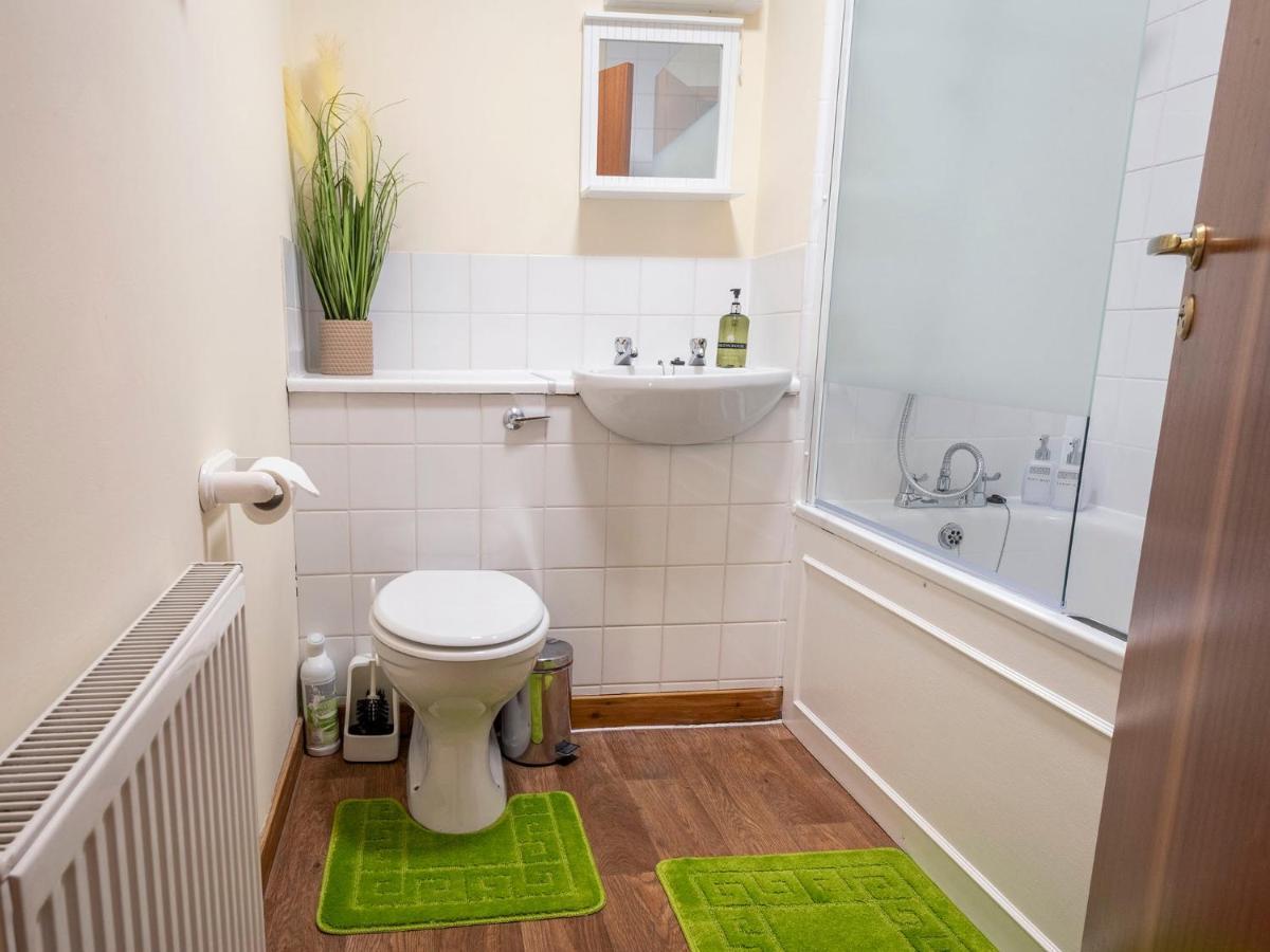 Stylish 2 Bedroom - 2 Miles Inverness City Centre Exterior photo
