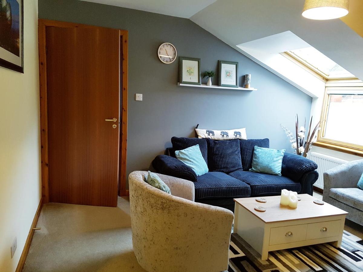 Stylish 2 Bedroom - 2 Miles Inverness City Centre Exterior photo
